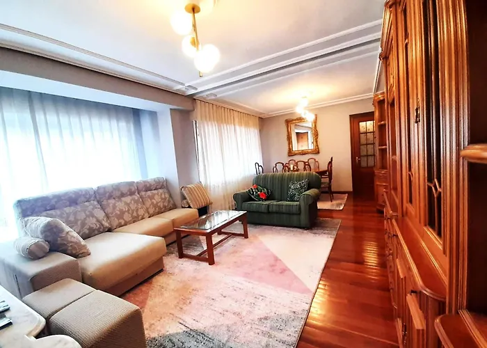 Amplio, Centro, Zona Begona Y Al Lado De La Playa Lejlighed Gijón