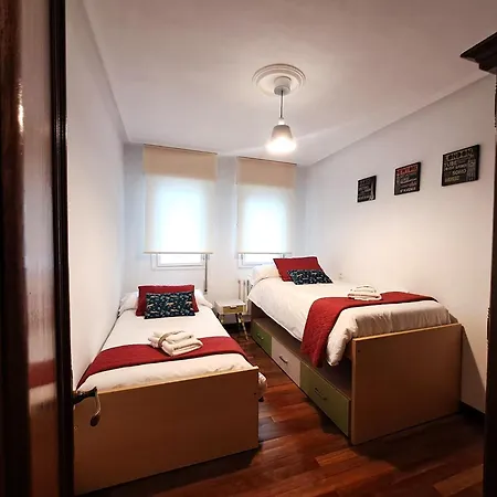 Amplio, Centro, Zona Begona Y Al Lado De La Playa *