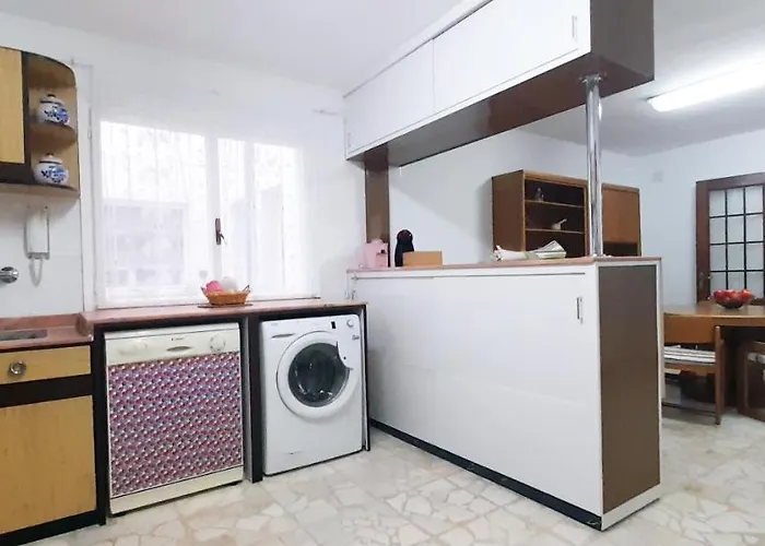 Amplio, Centro, Zona Begona Y Al Lado De La Playa *